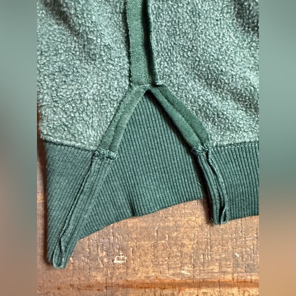 American Eagle Outfitters Seriously Huggable Oversized Green Sweatshirt - Picture 6 of 9